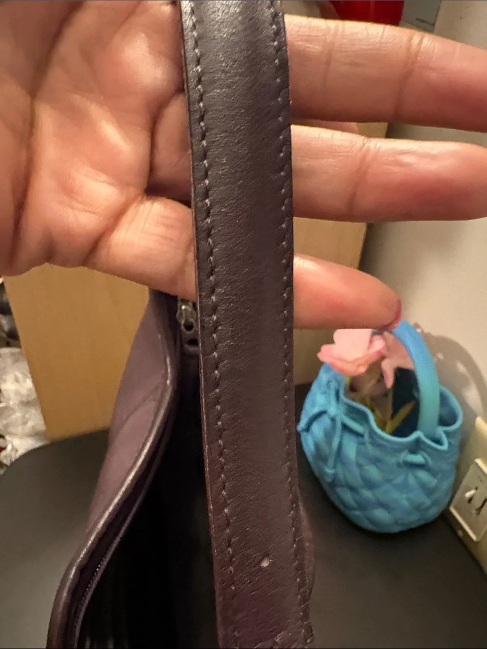 COACH 1998  vintage Neo Crescent shoulder bag in dark lavender